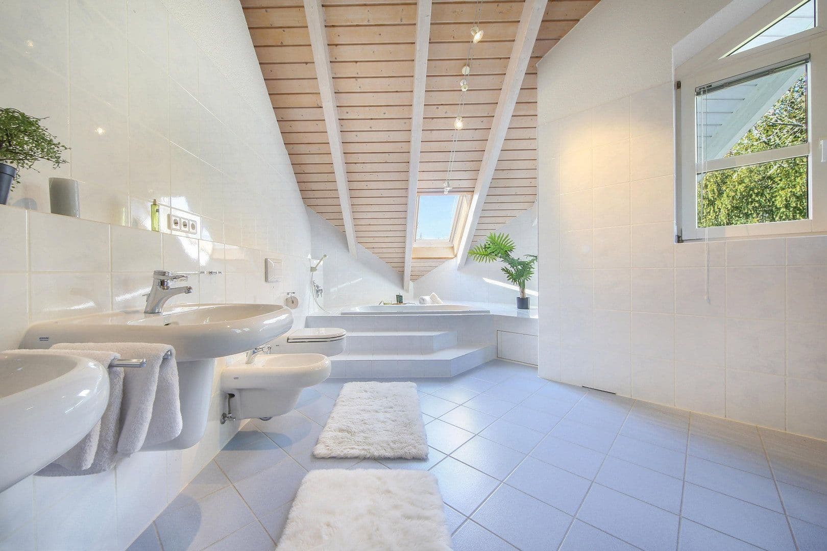 Predaj domu 357 m², pozemek 1.448 m², Grafenau, Bádensko-Wurttembersko Predaj domu 357 m², pozemek 1.448 m², Grafenau, Bádensko-Wurttembersko