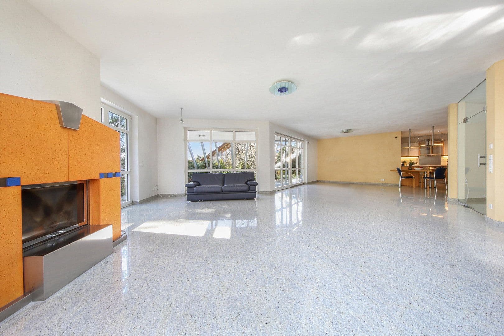 Predaj domu 357 m², pozemek 1.448 m², Grafenau, Bádensko-Wurttembersko Predaj domu 357 m², pozemek 1.448 m², Grafenau, Bádensko-Wurttembersko