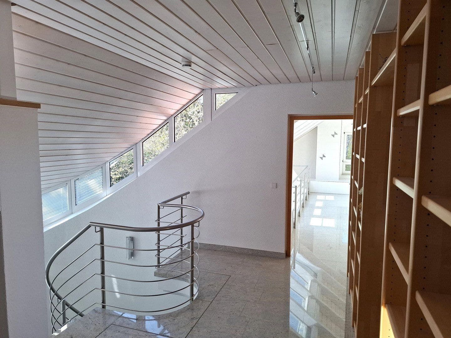 Predaj domu 357 m², pozemek 1.448 m², Grafenau, Bádensko-Wurttembersko Predaj domu 357 m², pozemek 1.448 m², Grafenau, Bádensko-Wurttembersko