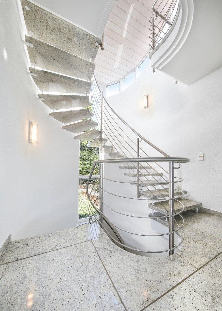 Predaj domu 357 m², pozemek 1.448 m², Grafenau, Bádensko-Wurttembersko Predaj domu 357 m², pozemek 1.448 m², Grafenau, Bádensko-Wurttembersko