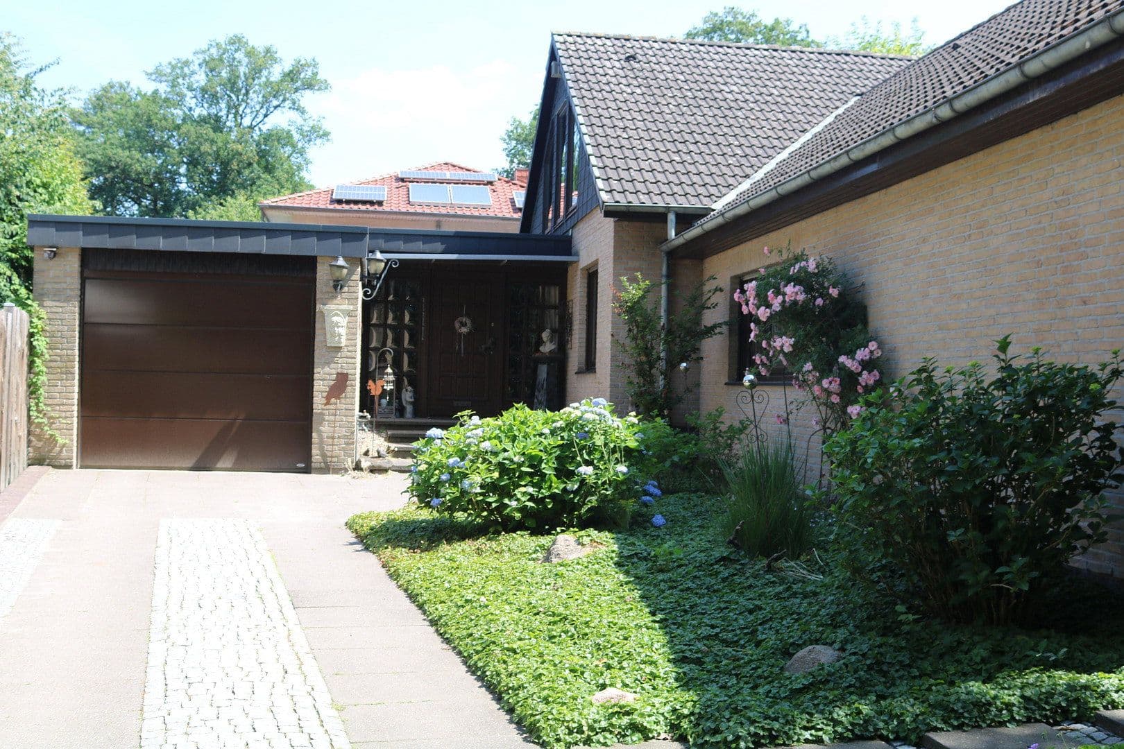 Predaj domu 204 m², pozemek 1.209 m², Hude (Oldenburg), Dolné Sasko Predaj domu 204 m², pozemek 1.209 m², Hude (Oldenburg), Dolné Sasko
