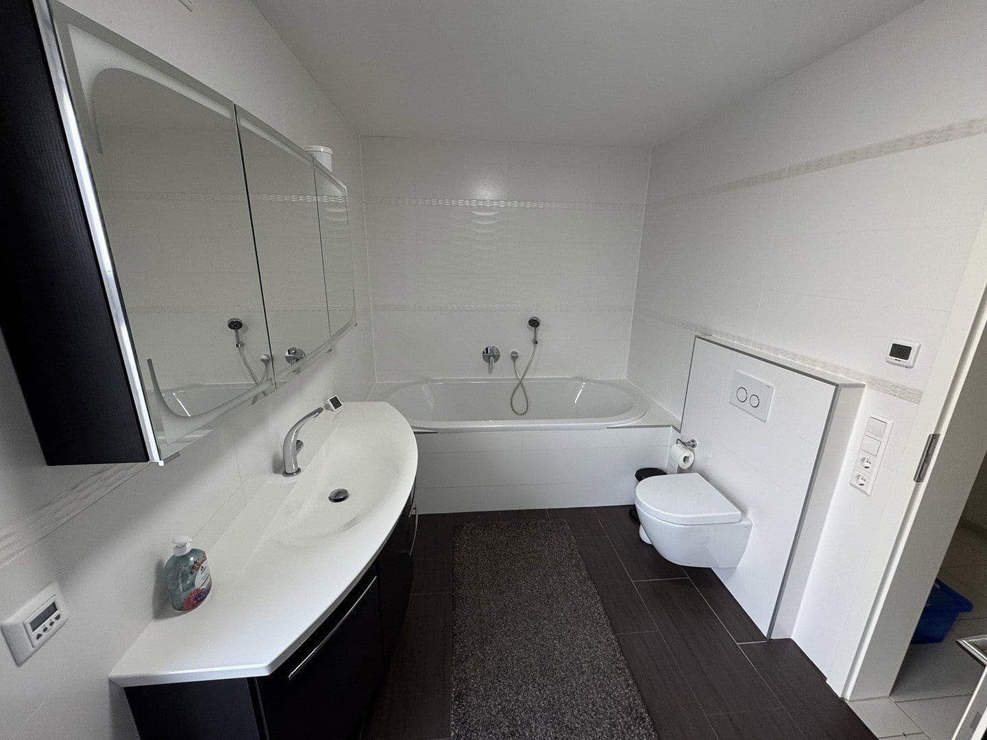 Predaj domu 234 m², pozemek 573 m², Weilheim, Bádensko-Wurttembersko Predaj domu 234 m², pozemek 573 m², Weilheim, Bádensko-Wurttembersko