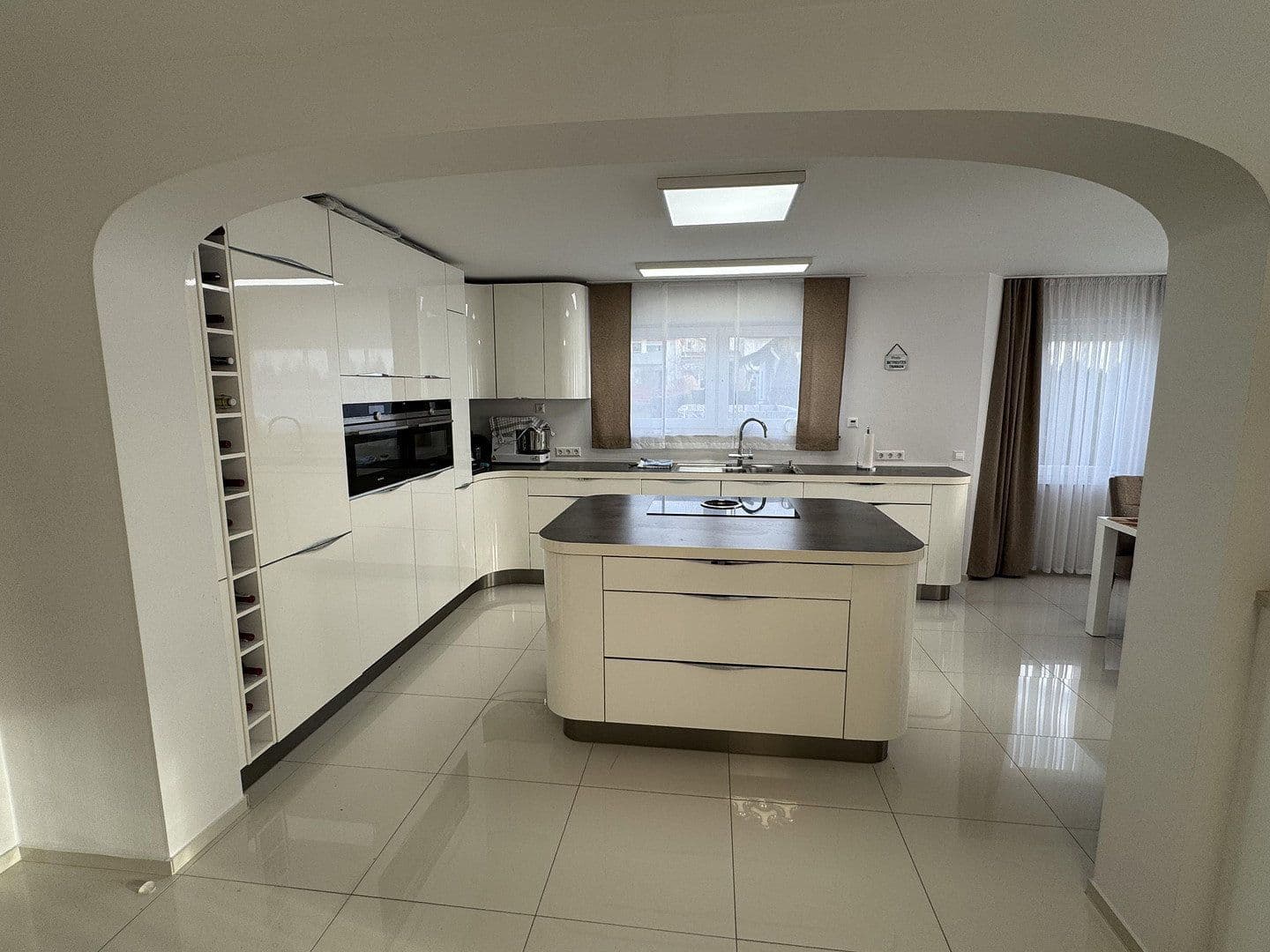 Predaj domu 234 m², pozemek 573 m², Weilheim, Bádensko-Wurttembersko Predaj domu 234 m², pozemek 573 m², Weilheim, Bádensko-Wurttembersko