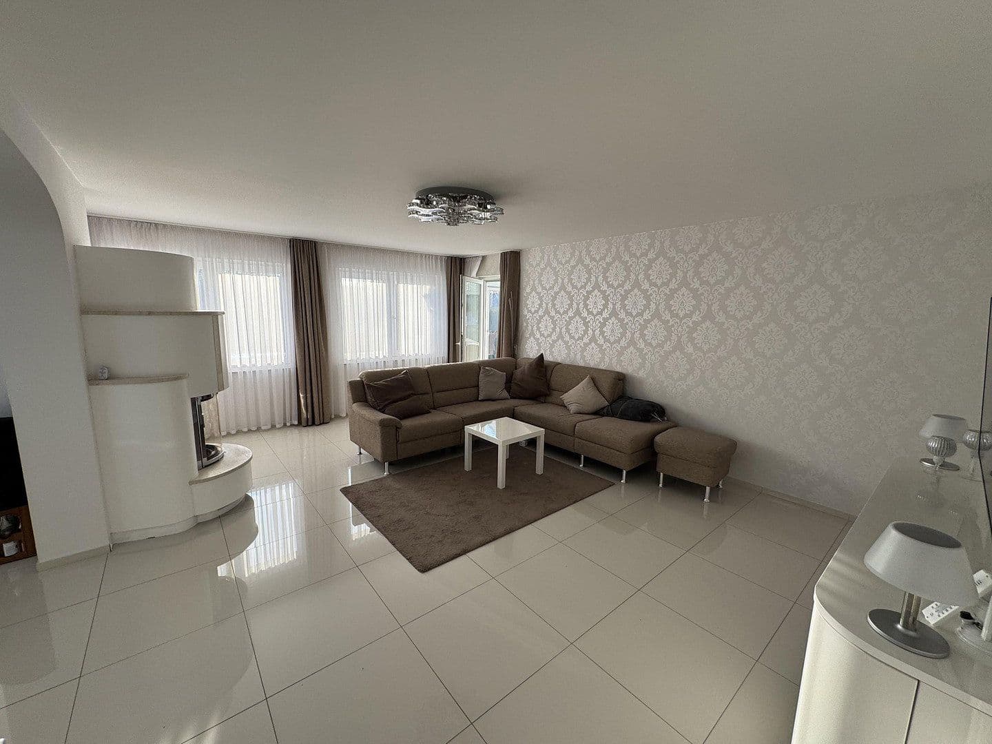 Predaj domu 234 m², pozemek 573 m², Weilheim, Bádensko-Wurttembersko Predaj domu 234 m², pozemek 573 m², Weilheim, Bádensko-Wurttembersko