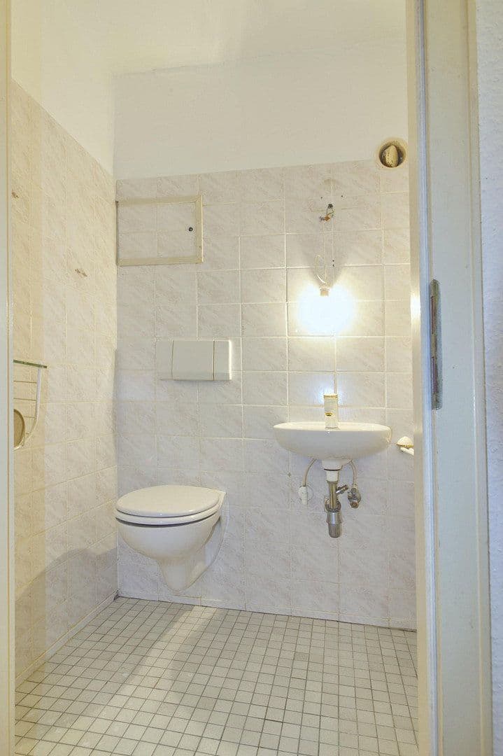 Prenájom bytu 2-izbový 80 m², Im Johannistal 13, Wuppertal, Severné Porýnie - Westfálsko Prenájom bytu 2-izbový 80 m², Im Johannistal 13, Wuppertal, Severné Porýnie - Westfálsko