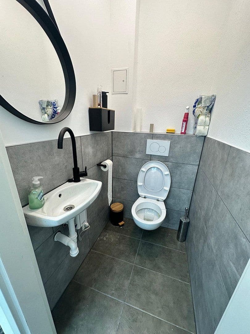 Prenájom nebytového priestoru 70 m², Griesheim, Hesensko Prenájom nebytového priestoru 70 m², Griesheim, Hesensko