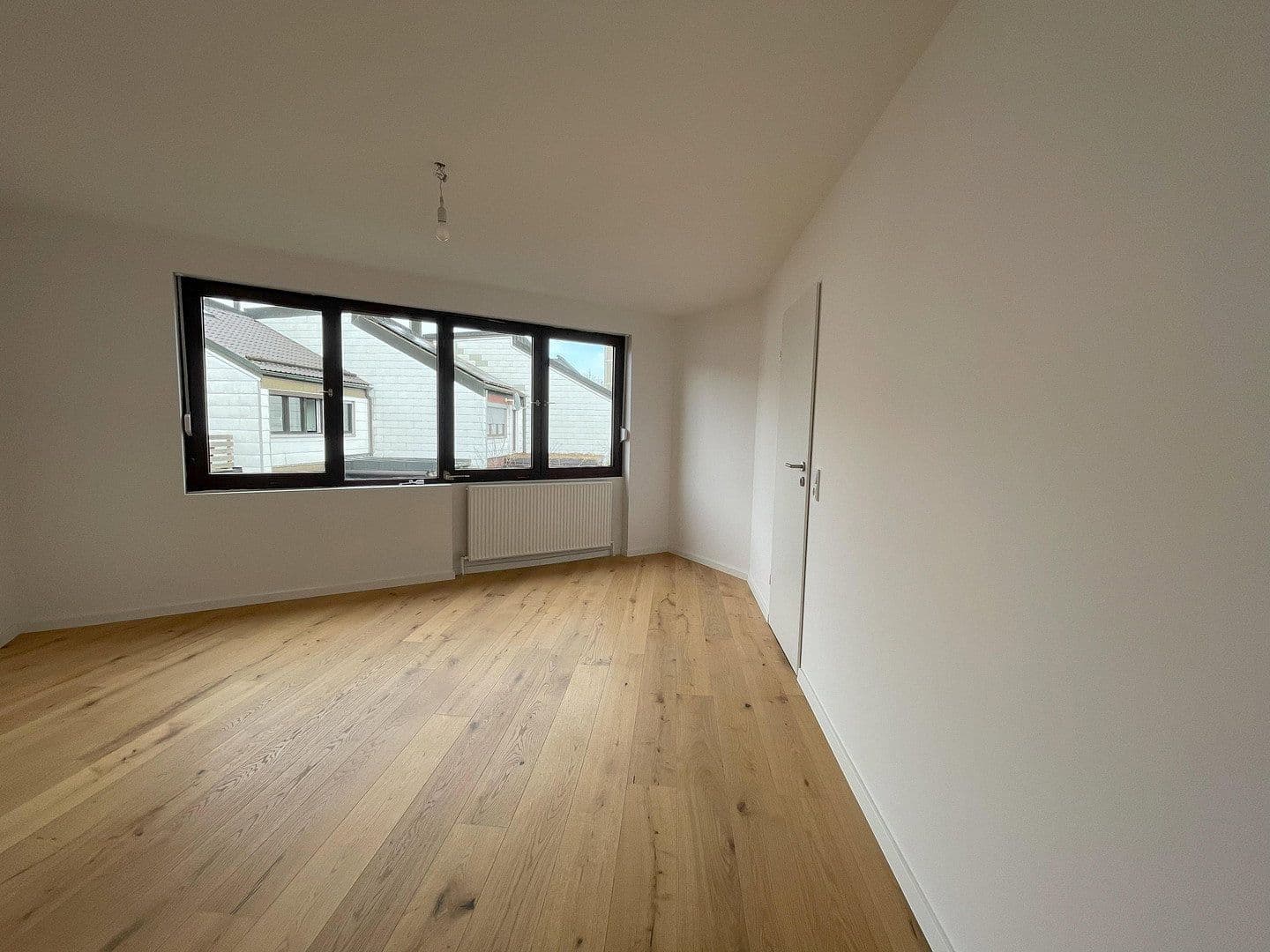 Predaj domu 132 m², pozemek 218 m², Unterschleißheim, Bavorsko Predaj domu 132 m², pozemek 218 m², Unterschleißheim, Bavorsko