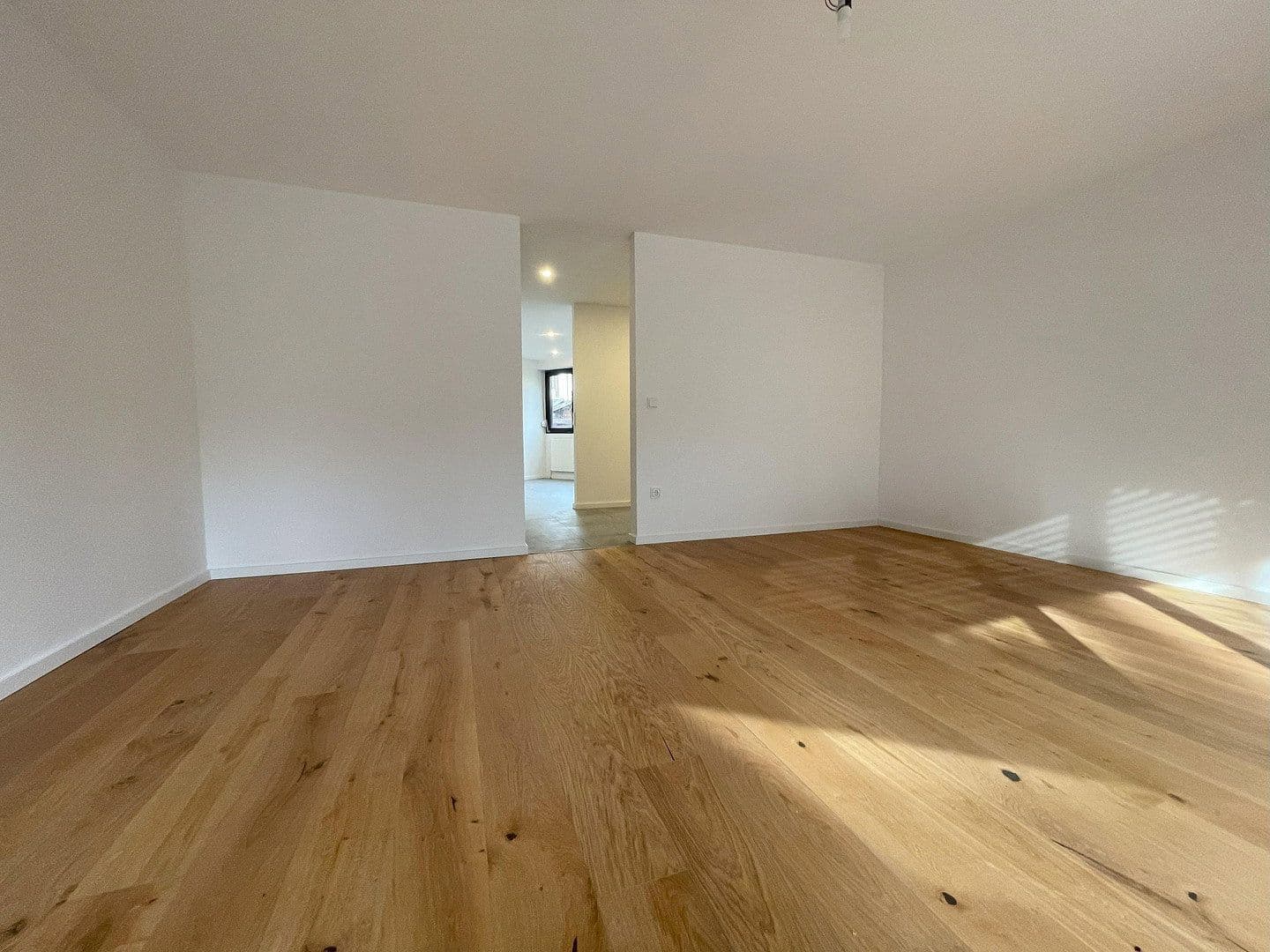 Predaj domu 132 m², pozemek 218 m², Unterschleißheim, Bavorsko Predaj domu 132 m², pozemek 218 m², Unterschleißheim, Bavorsko