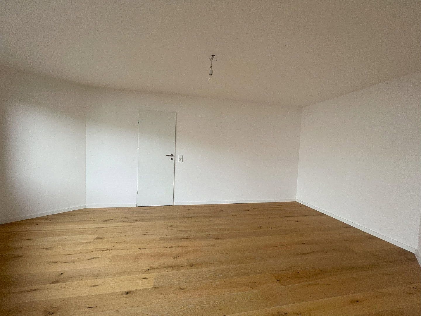 Predaj domu 132 m², pozemek 218 m², Unterschleißheim, Bavorsko Predaj domu 132 m², pozemek 218 m², Unterschleißheim, Bavorsko