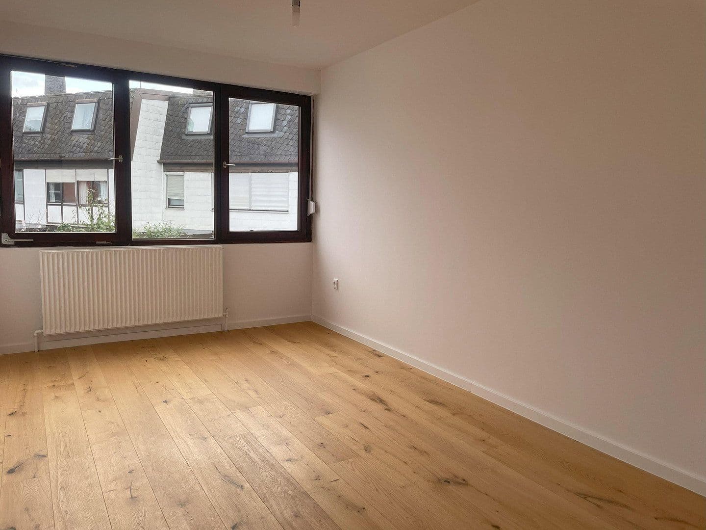 Predaj domu 132 m², pozemek 218 m², Unterschleißheim, Bavorsko Predaj domu 132 m², pozemek 218 m², Unterschleißheim, Bavorsko