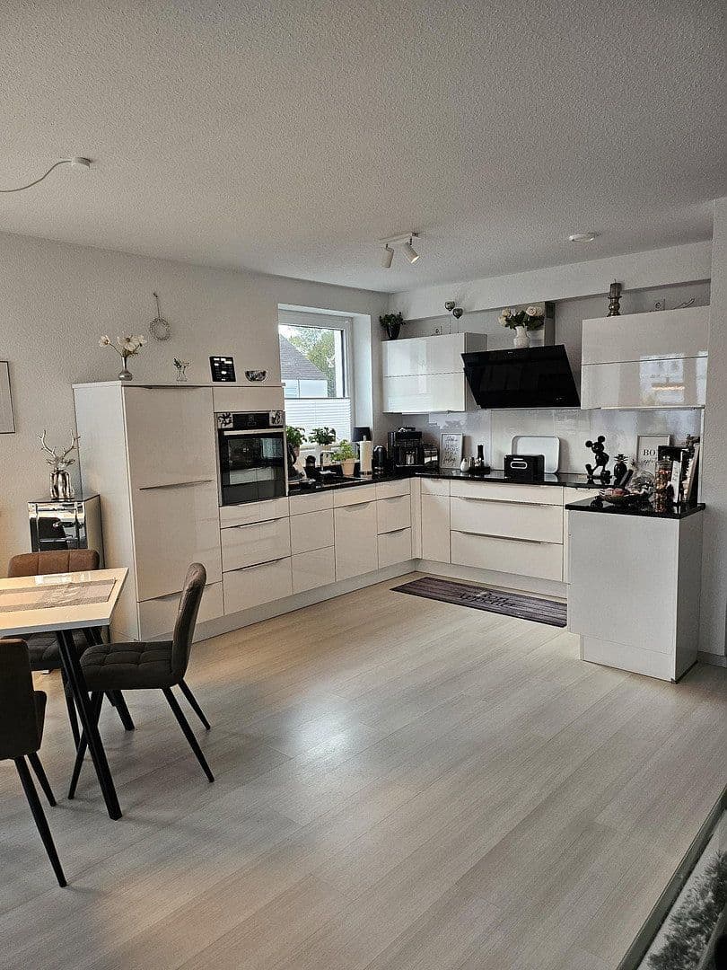 Prenájom bytu 3-izbový 83 m², Wilhelmshaven, Dolné Sasko Prenájom bytu 3-izbový 83 m², Wilhelmshaven, Dolné Sasko