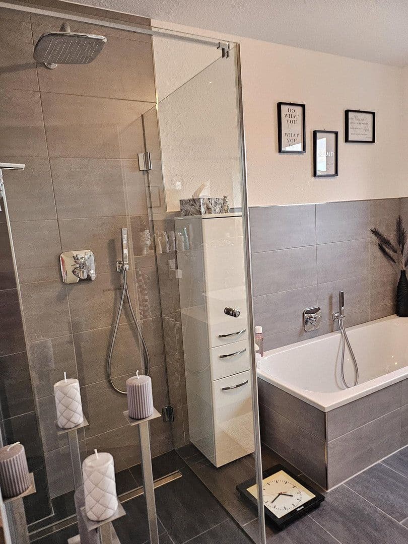 Prenájom bytu 3-izbový 83 m², Wilhelmshaven, Dolné Sasko Prenájom bytu 3-izbový 83 m², Wilhelmshaven, Dolné Sasko