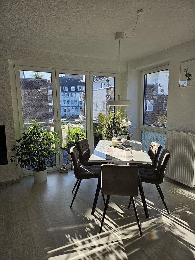 Prenájom bytu 3-izbový 83 m², Wilhelmshaven, Dolné Sasko Prenájom bytu 3-izbový 83 m², Wilhelmshaven, Dolné Sasko