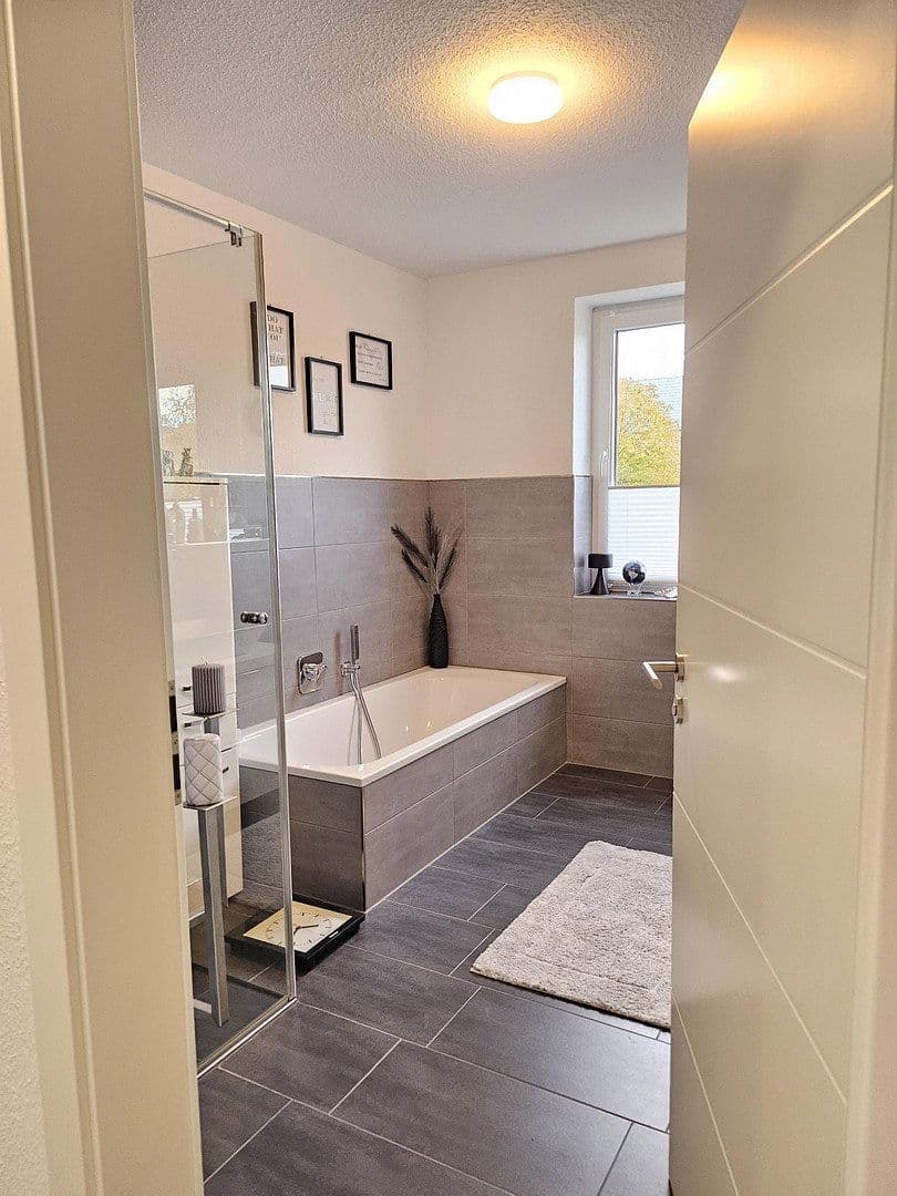 Prenájom bytu 3-izbový 83 m², Wilhelmshaven, Dolné Sasko Prenájom bytu 3-izbový 83 m², Wilhelmshaven, Dolné Sasko