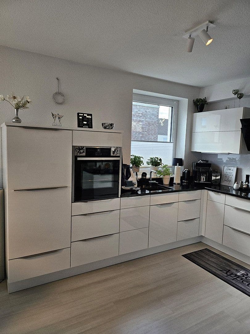 Prenájom bytu 3-izbový 83 m², Wilhelmshaven, Dolné Sasko Prenájom bytu 3-izbový 83 m², Wilhelmshaven, Dolné Sasko