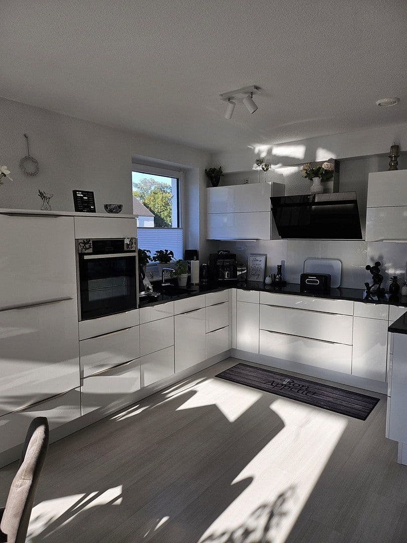 Prenájom bytu 3-izbový 83 m², Wilhelmshaven, Dolné Sasko Prenájom bytu 3-izbový 83 m², Wilhelmshaven, Dolné Sasko