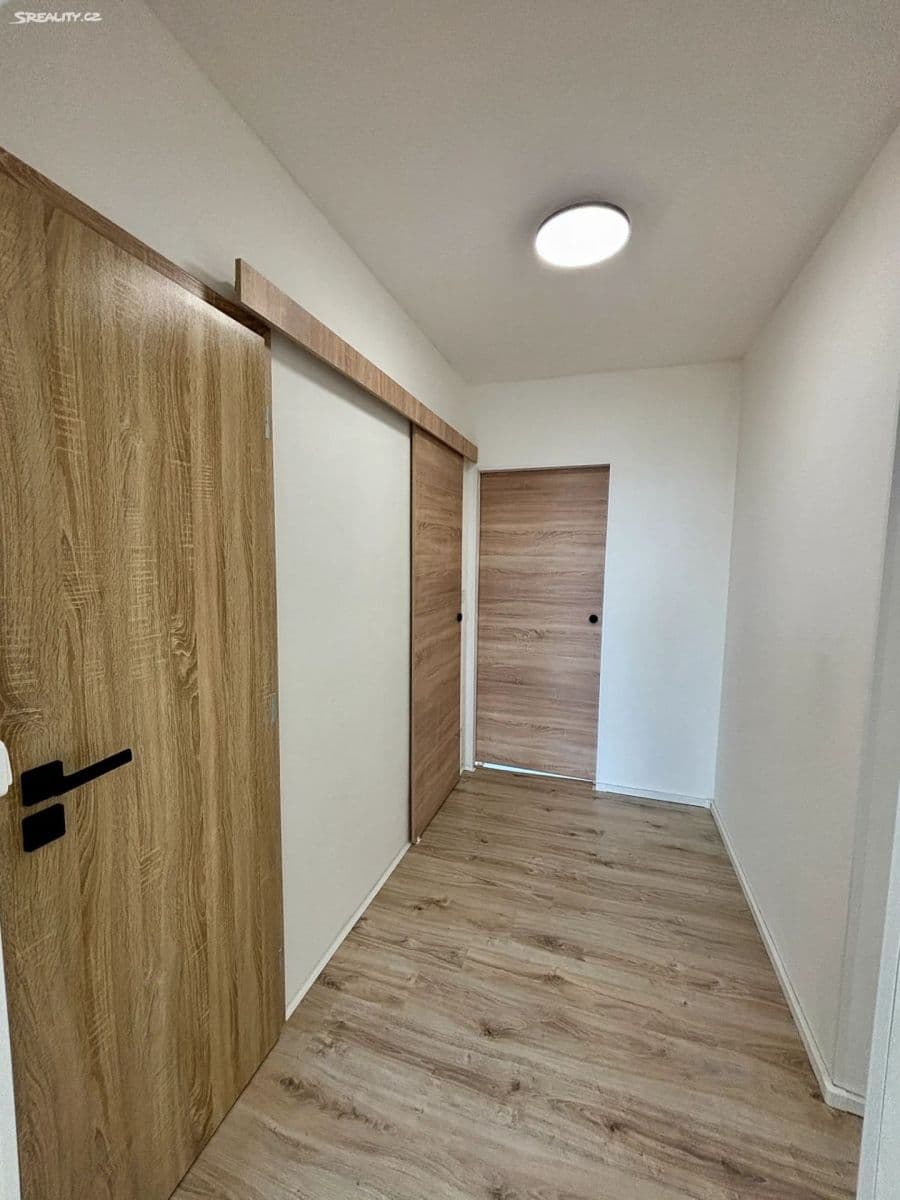 Prenájom bytu 3-izbový 72 m², Krynická, Praha, Praha Prenájom bytu 3-izbový 72 m², Krynická, Praha, Praha