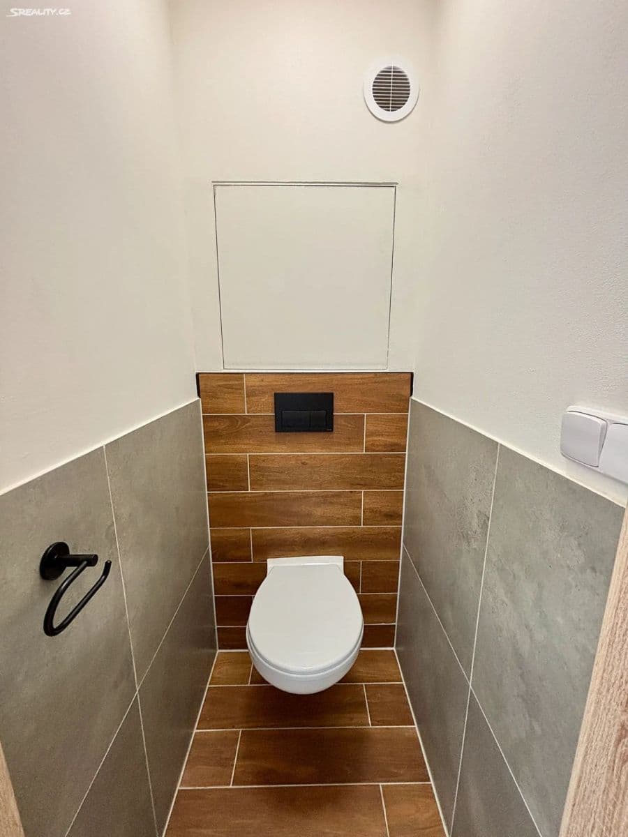 Prenájom bytu 3-izbový 72 m², Krynická, Praha, Praha Prenájom bytu 3-izbový 72 m², Krynická, Praha, Praha