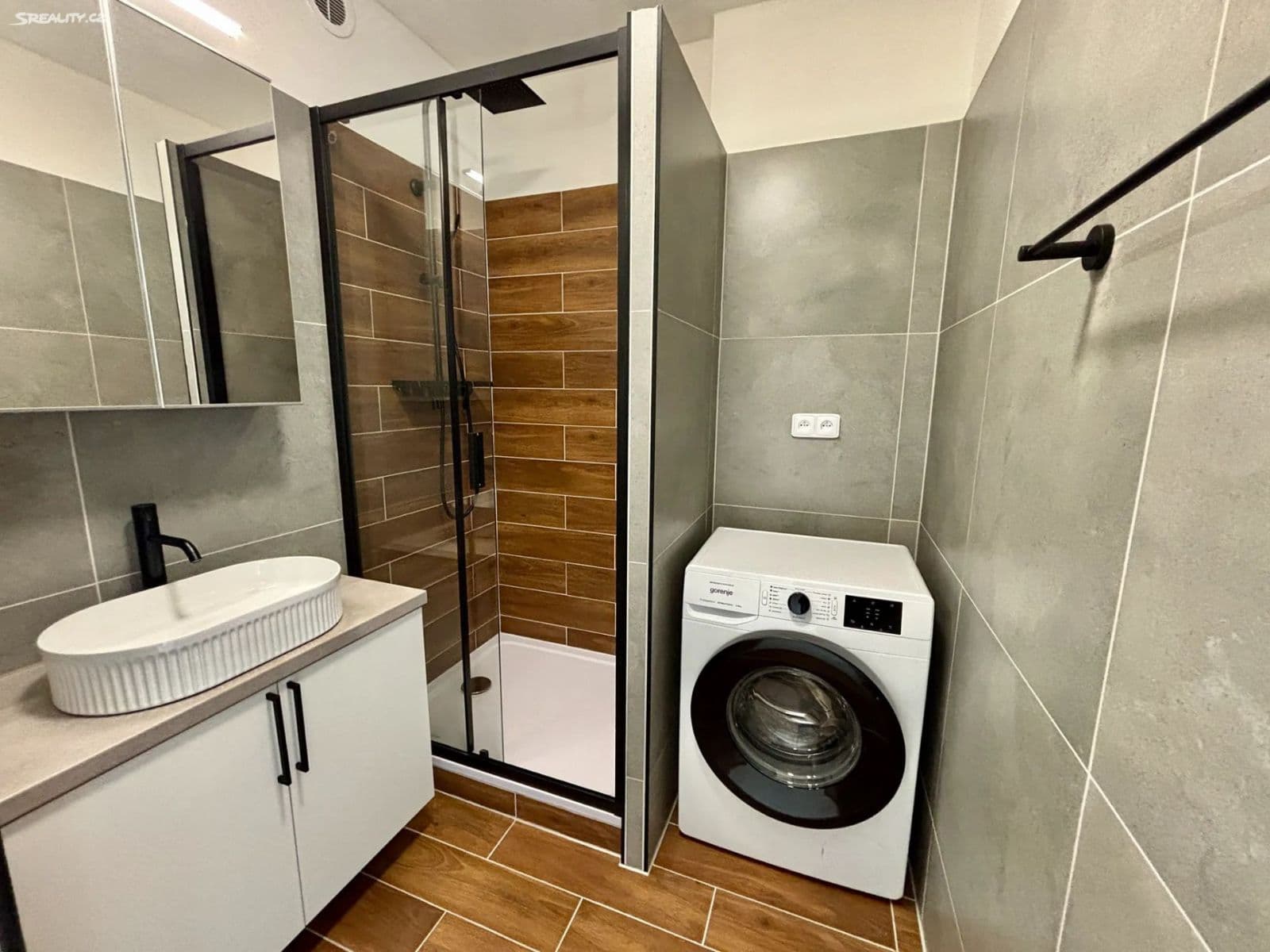 Prenájom bytu 3-izbový 72 m², Krynická, Praha, Praha Prenájom bytu 3-izbový 72 m², Krynická, Praha, Praha