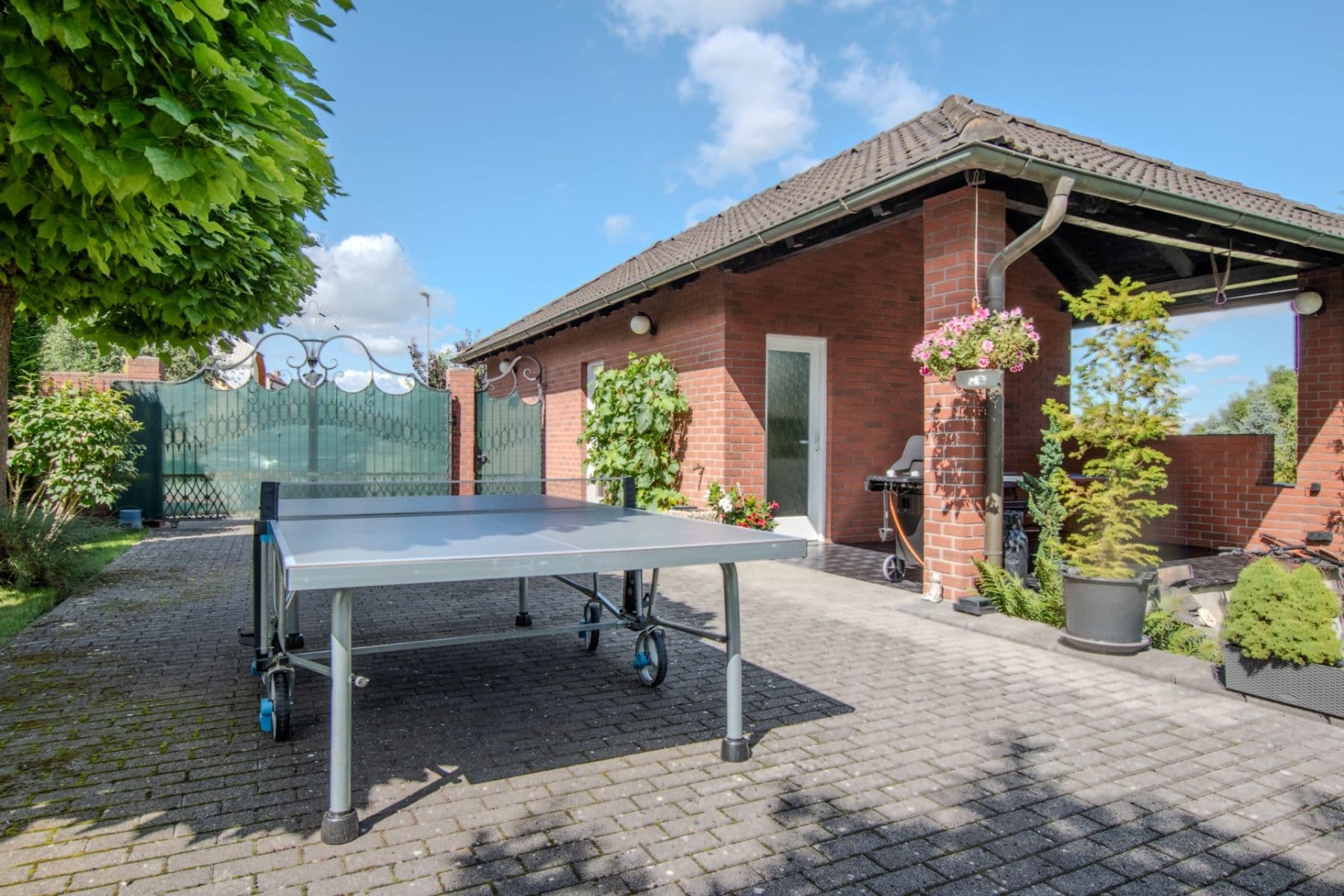 Predaj domu 600 m², pozemek 1.683 m², Tuklaty, Středočeský kraj Predaj domu 600 m², pozemek 1.683 m², Tuklaty, Středočeský kraj