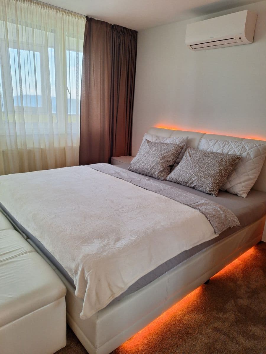 Prenájom bytu 2-izbový 72 m², Majerníkova, Karlova Ves, Bratislavský kraj Prenájom bytu 2-izbový 72 m², Majerníkova, Karlova Ves, Bratislavský kraj