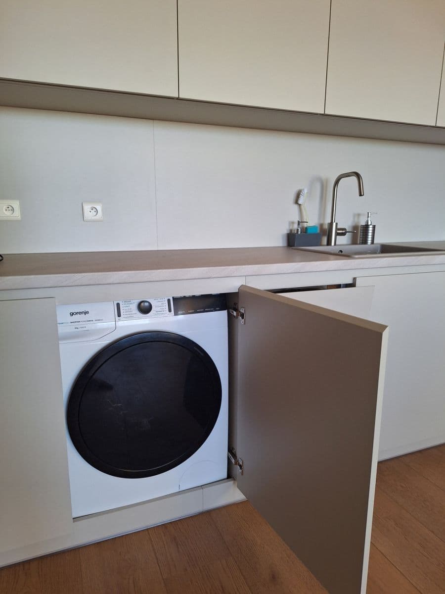 Prenájom bytu 2-izbový 72 m², Majerníkova, Karlova Ves, Bratislavský kraj Prenájom bytu 2-izbový 72 m², Majerníkova, Karlova Ves, Bratislavský kraj