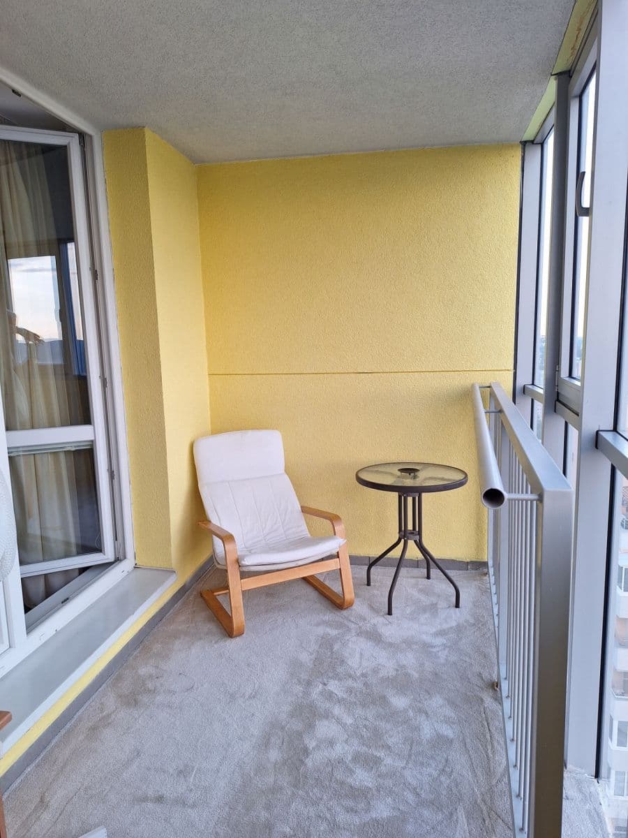 Prenájom bytu 2-izbový 72 m², Majerníkova, Karlova Ves, Bratislavský kraj Prenájom bytu 2-izbový 72 m², Majerníkova, Karlova Ves, Bratislavský kraj