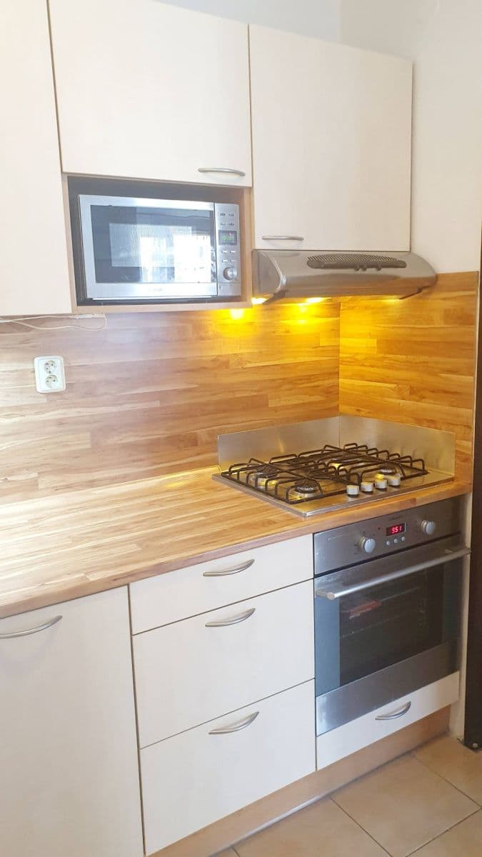 Prenájom bytu 2-izbový 45 m², Nad Ohradou, Praha, Praha Prenájom bytu 2-izbový 45 m², Nad Ohradou, Praha, Praha