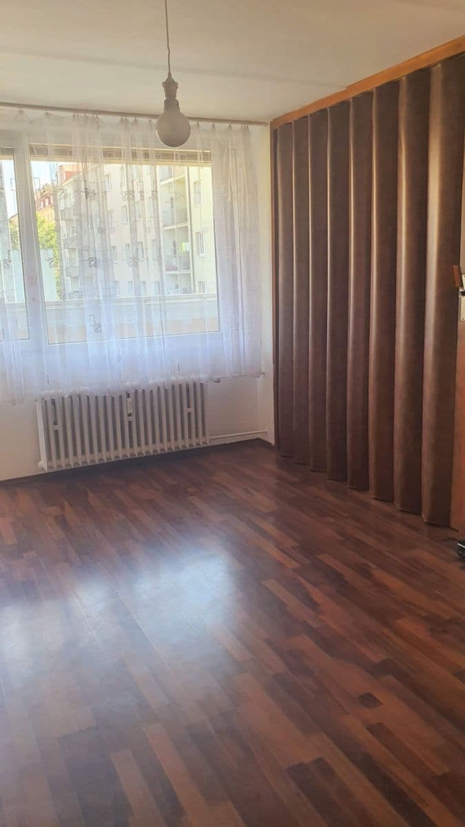 Prenájom bytu 2-izbový 45 m², Nad Ohradou, Praha, Praha Prenájom bytu 2-izbový 45 m², Nad Ohradou, Praha, Praha