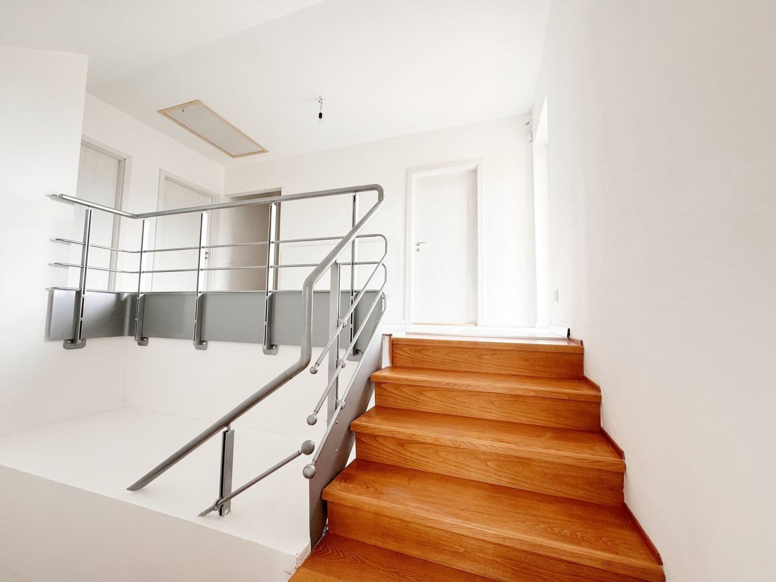 Prenájom bytu 3-izbový 119 m², Žitná, Šestajovice, Středočeský kraj Prenájom bytu 3-izbový 119 m², Žitná, Šestajovice, Středočeský kraj