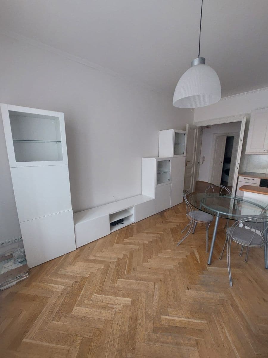 Prenájom bytu 3-izbový 72 m², Na Výtoni, Praha, Praha Prenájom bytu 3-izbový 72 m², Na Výtoni, Praha, Praha