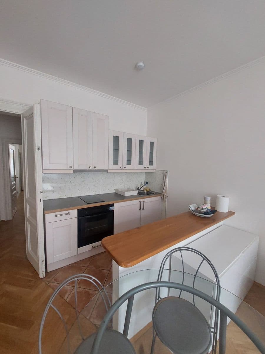 Prenájom bytu 3-izbový 72 m², Na Výtoni, Praha, Praha Prenájom bytu 3-izbový 72 m², Na Výtoni, Praha, Praha