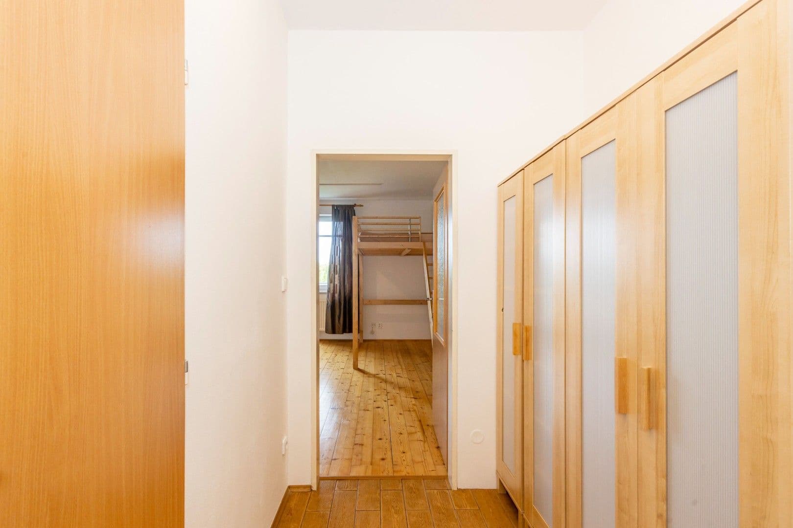 Prenájom bytu 1-izbový 35 m², Najdrova, Roztoky, Středočeský kraj Prenájom bytu 1-izbový 35 m², Najdrova, Roztoky, Středočeský kraj