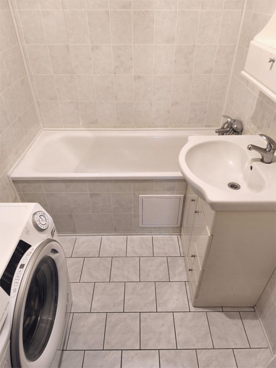 Prenájom bytu 3-izbový 65 m², Nad Lesním divadlem, Praha, Praha Prenájom bytu 3-izbový 65 m², Nad Lesním divadlem, Praha, Praha