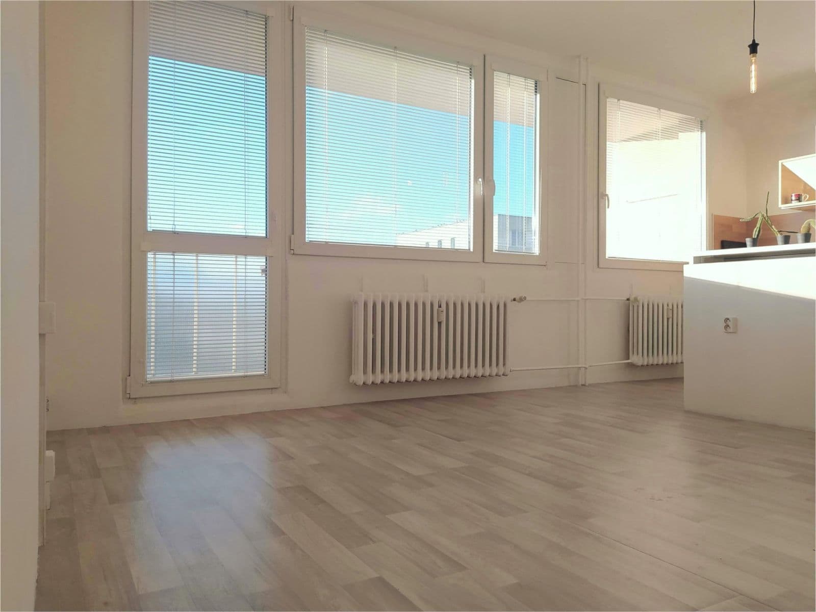 Prenájom bytu 3-izbový 65 m², Nad Lesním divadlem, Praha, Praha Prenájom bytu 3-izbový 65 m², Nad Lesním divadlem, Praha, Praha