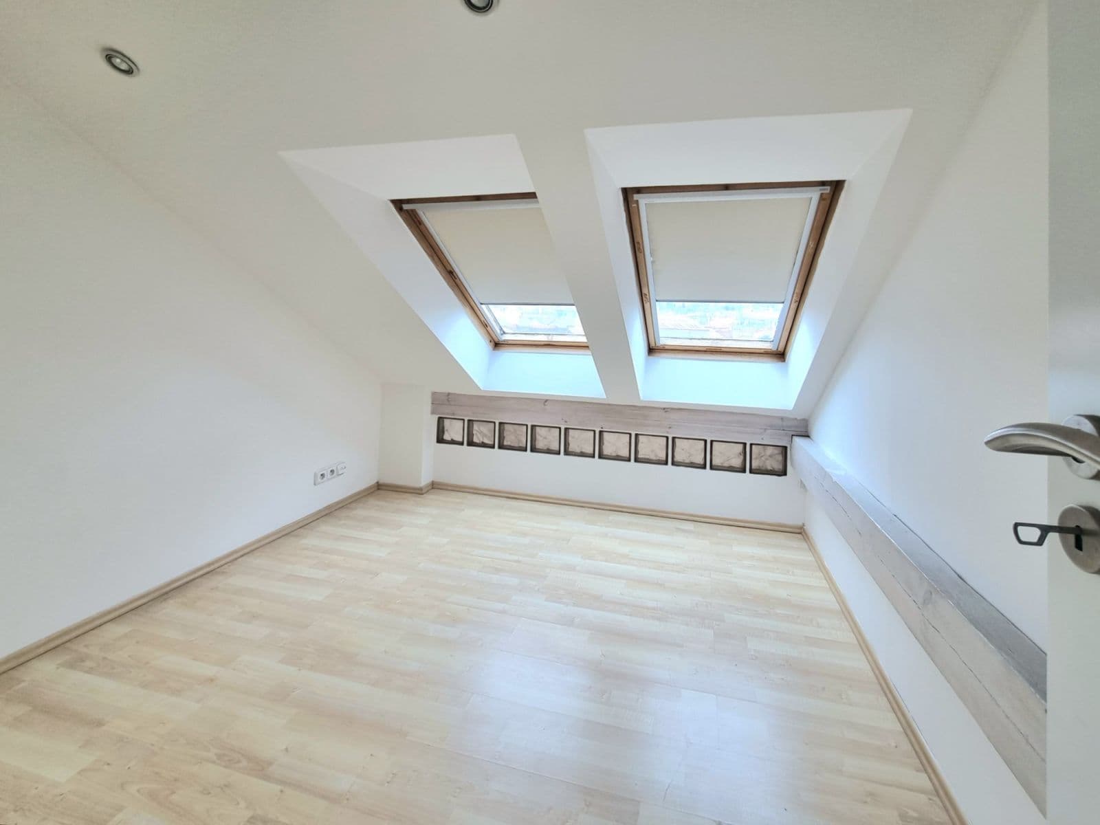 Prenájom bytu 3-izbový 119 m², Rybalkova, Praha, Praha Prenájom bytu 3-izbový 119 m², Rybalkova, Praha, Praha