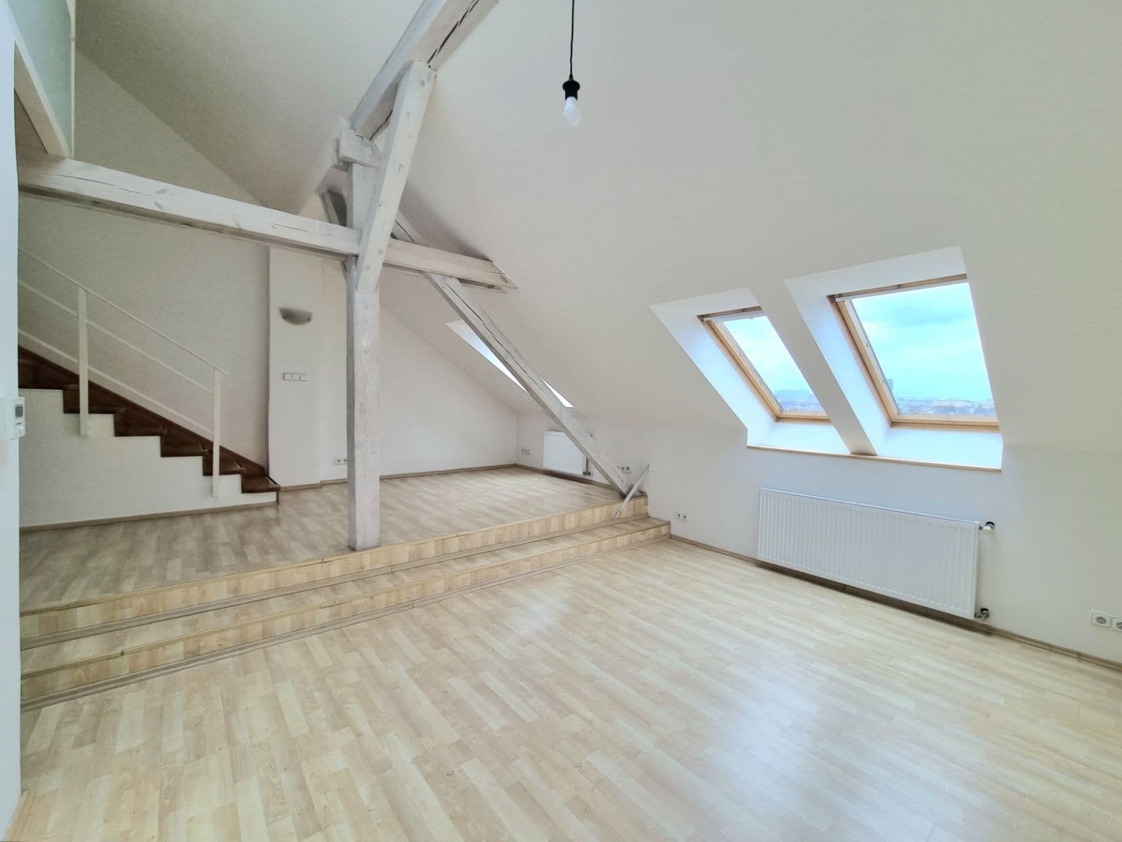 Prenájom bytu 3-izbový 119 m², Rybalkova, Praha, Praha Prenájom bytu 3-izbový 119 m², Rybalkova, Praha, Praha