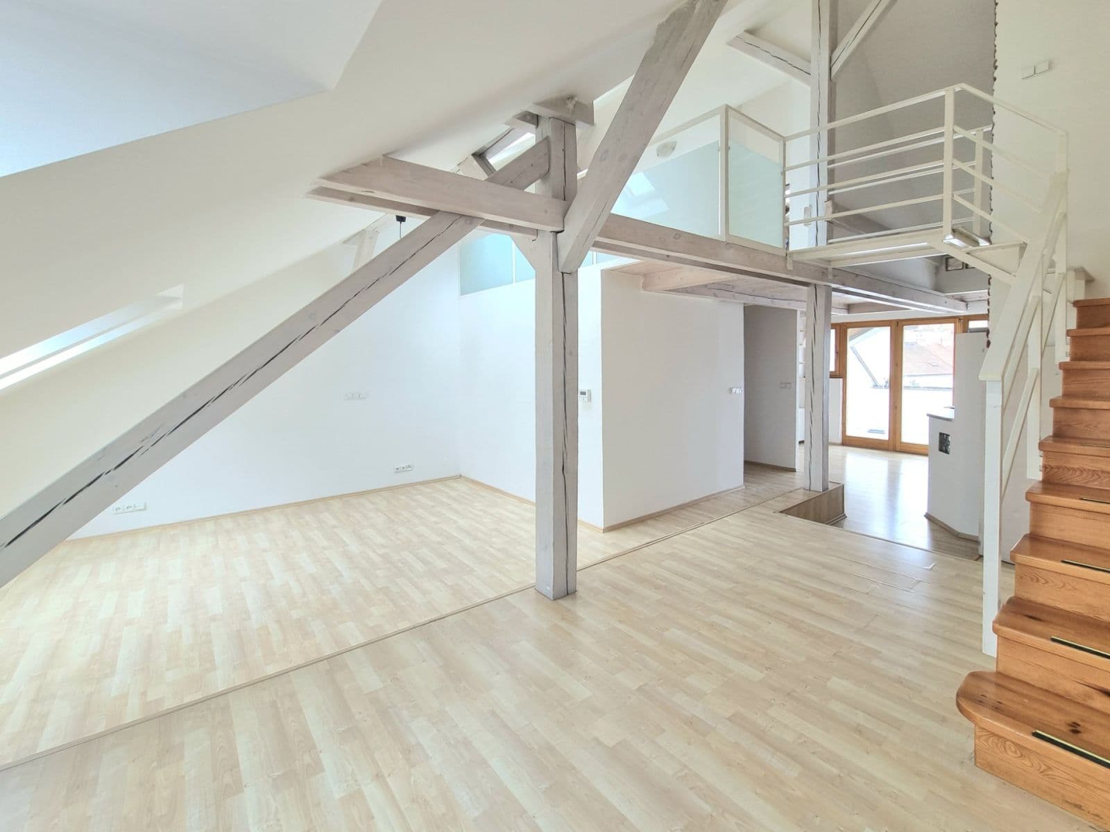 Prenájom bytu 3-izbový 119 m², Rybalkova, Praha, Praha Prenájom bytu 3-izbový 119 m², Rybalkova, Praha, Praha