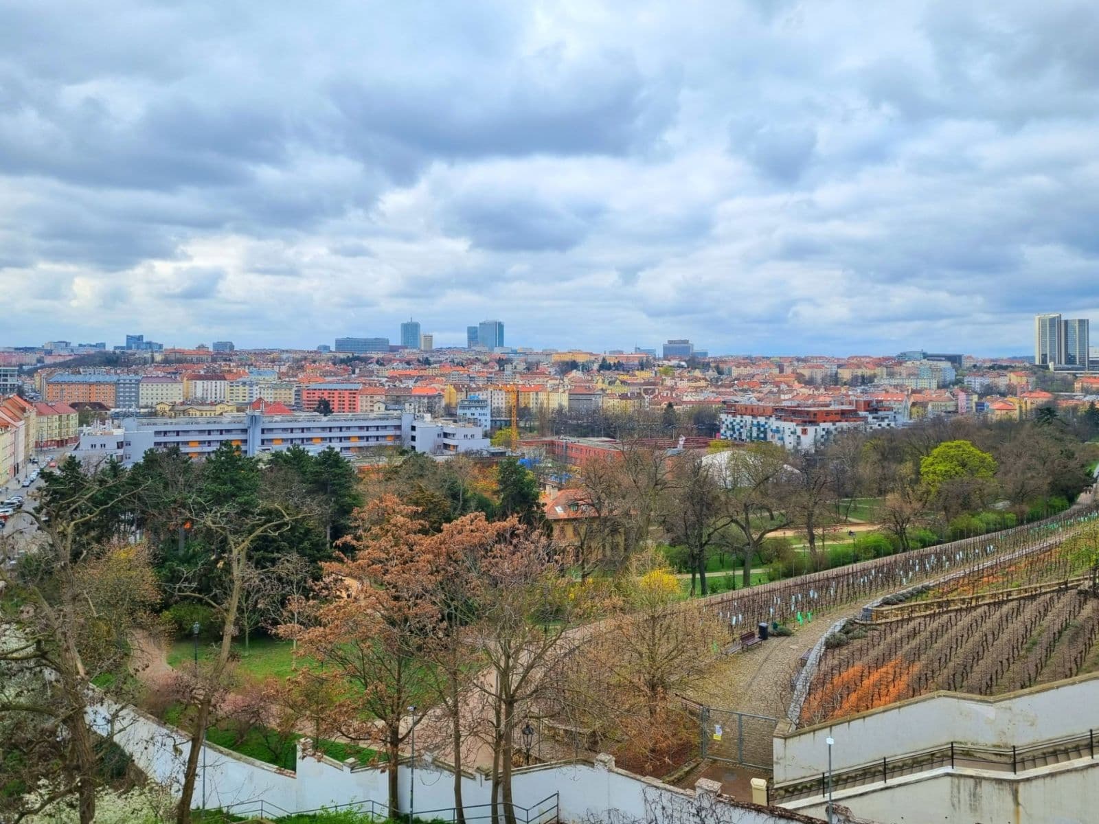 Prenájom bytu 3-izbový 119 m², Rybalkova, Praha, Praha Prenájom bytu 3-izbový 119 m², Rybalkova, Praha, Praha