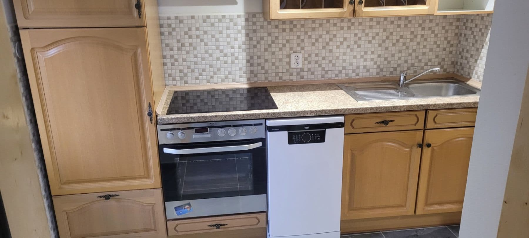 Prenájom bytu 1-izbový 25 m², Malostranské náměstí, Starý Plzenec, Plzeňský kraj Prenájom bytu 1-izbový 25 m², Malostranské náměstí, Starý Plzenec, Plzeňský kraj