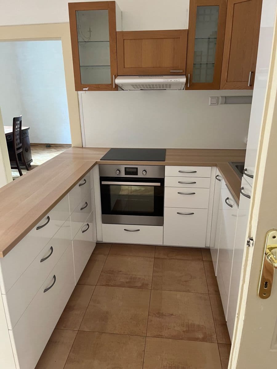 Prenájom bytu 3-izbový 80 m², V Cibulkách, Praha, Praha Prenájom bytu 3-izbový 80 m², V Cibulkách, Praha, Praha