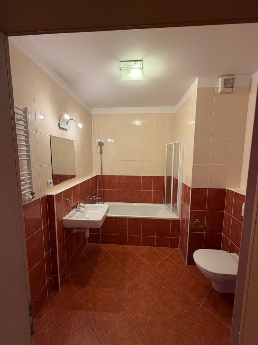 Prenájom bytu 1-izbový 36 m², Kryšpínova, Praha, Praha Prenájom bytu 1-izbový 36 m², Kryšpínova, Praha, Praha