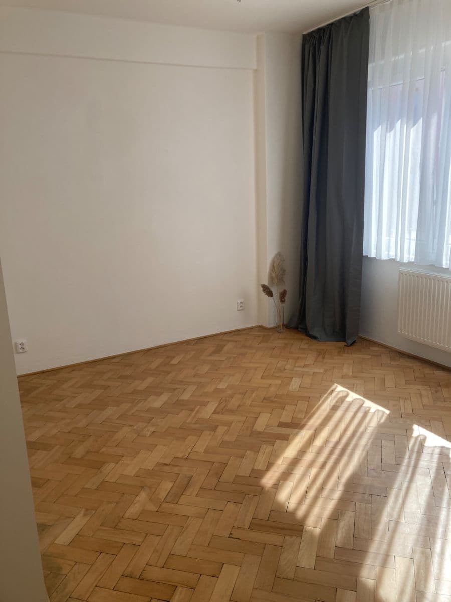 Prenájom bytu 3-izbový 62 m², Pod Barvířkou, Praha, Praha Prenájom bytu 3-izbový 62 m², Pod Barvířkou, Praha, Praha