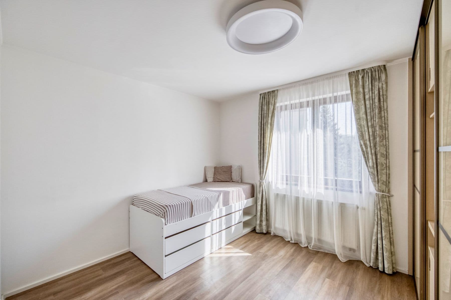 Prenájom bytu 5-izbový 190 m², U Dvojdomů, Praha, Praha Prenájom bytu 5-izbový 190 m², U Dvojdomů, Praha, Praha