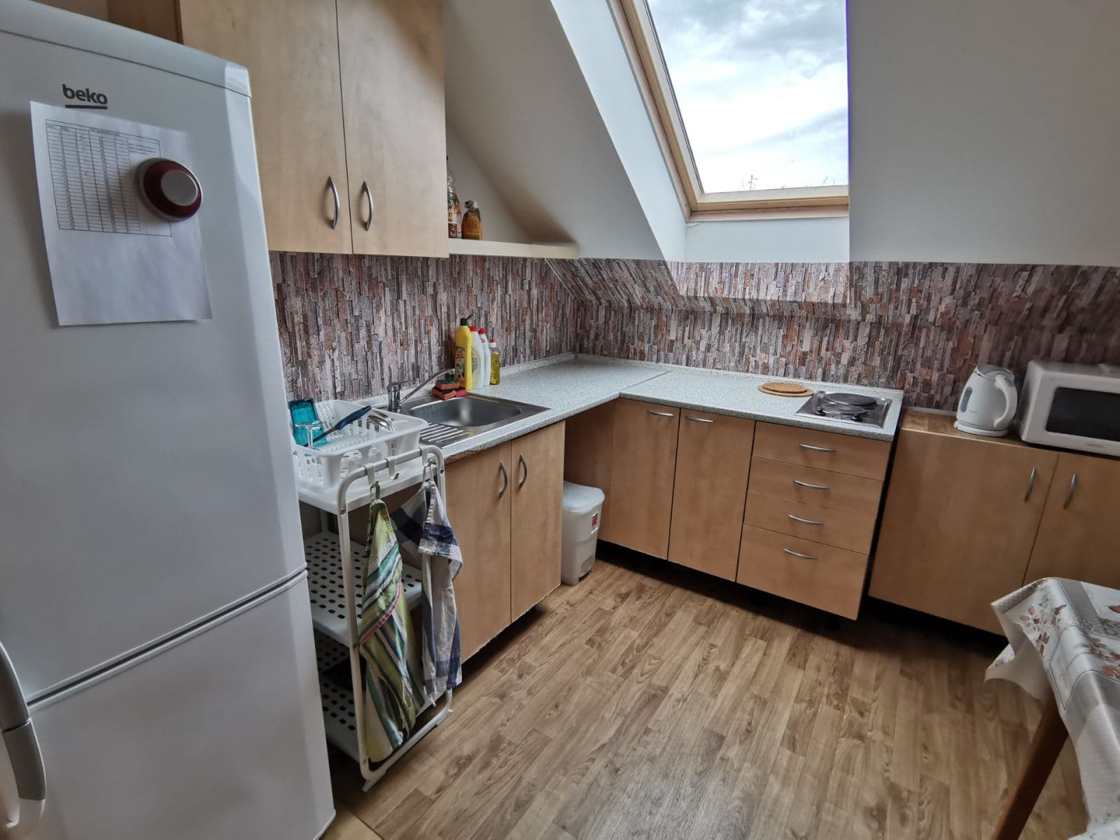 Prenájom bytu 4-izbový 86 m², Za Hotely, Horoměřice, Středočeský kraj Prenájom bytu 4-izbový 86 m², Za Hotely, Horoměřice, Středočeský kraj