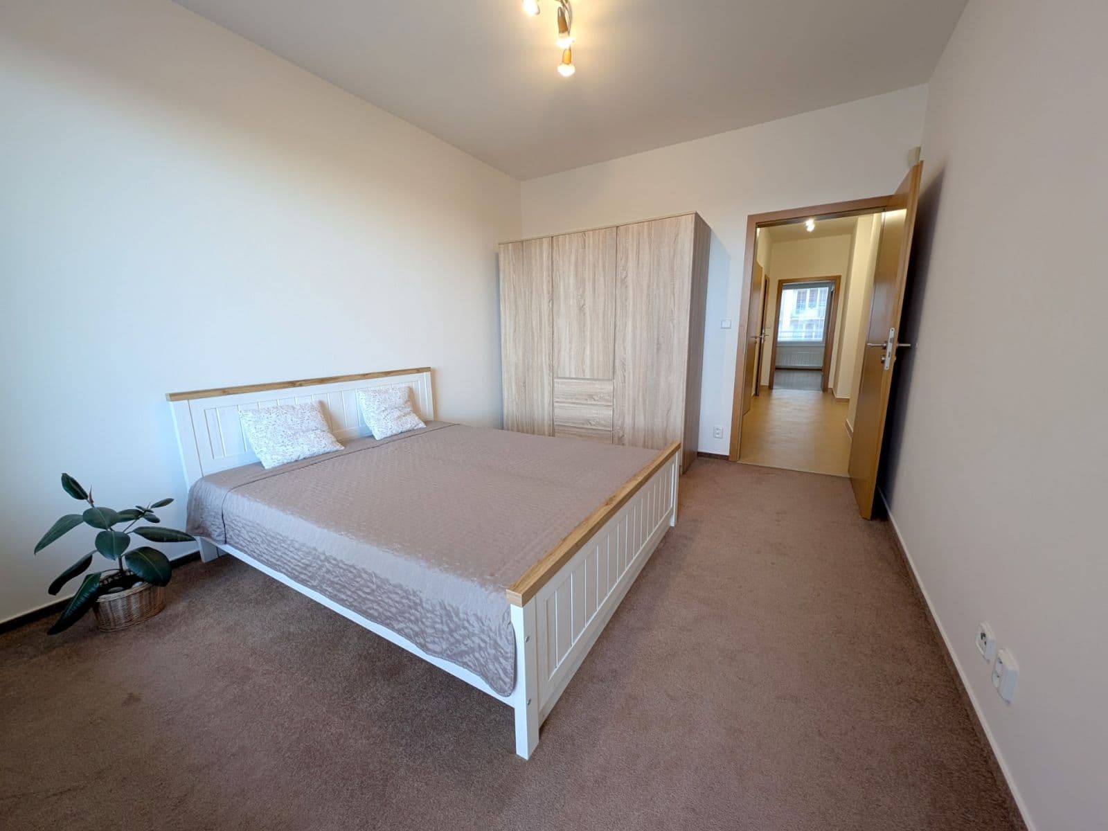 Prenájom bytu 2-izbový 55 m², Míšovická, Praha, Praha Prenájom bytu 2-izbový 55 m², Míšovická, Praha, Praha