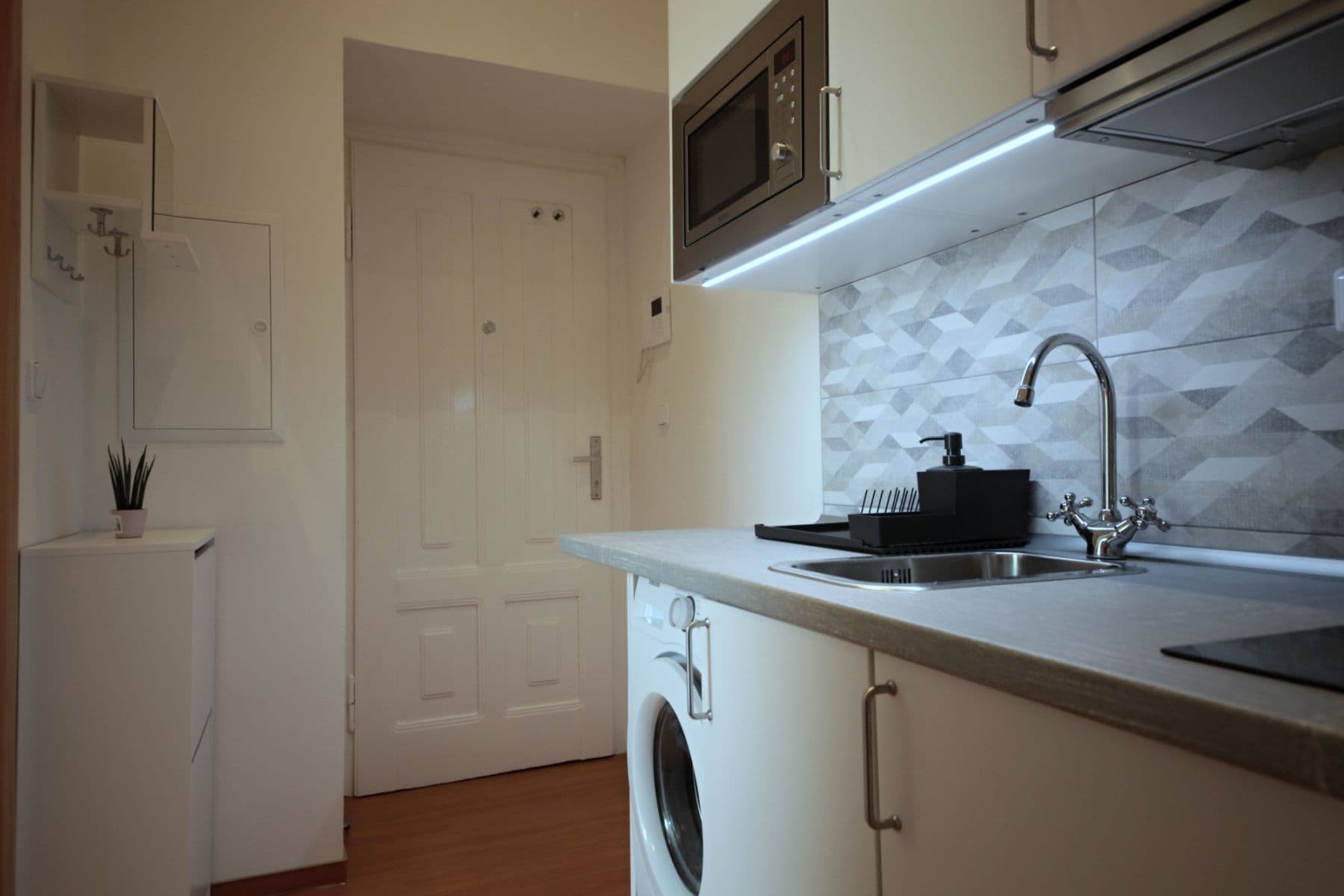 Prenájom bytu 24 m², Nádražní, Praha, Praha Prenájom bytu 24 m², Nádražní, Praha, Praha