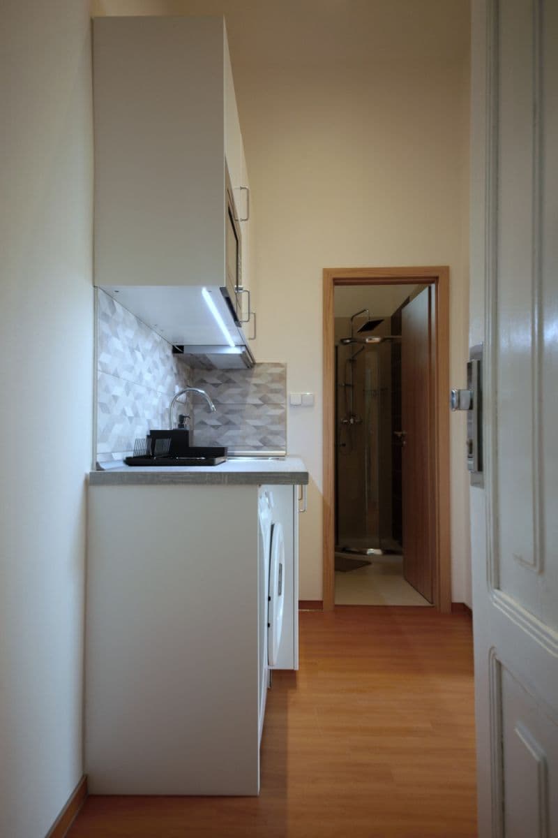 Prenájom bytu 24 m², Nádražní, Praha, Praha Prenájom bytu 24 m², Nádražní, Praha, Praha