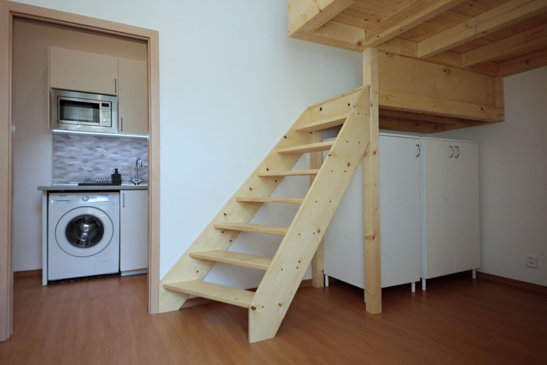 Prenájom bytu 24 m², Nádražní, Praha, Praha Prenájom bytu 24 m², Nádražní, Praha, Praha