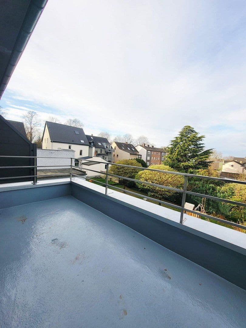 Prenájom bytu 3-izbový 106 m², Mulheim an der Ruhr, Severné Porýnie - Westfálsko Prenájom bytu 3-izbový 106 m², Mulheim an der Ruhr, Severné Porýnie - Westfálsko